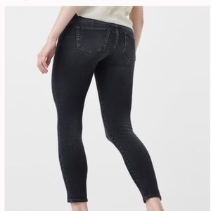 Mango Black Irina Push Up skinny jeans size 4, like new. Quality denim. …